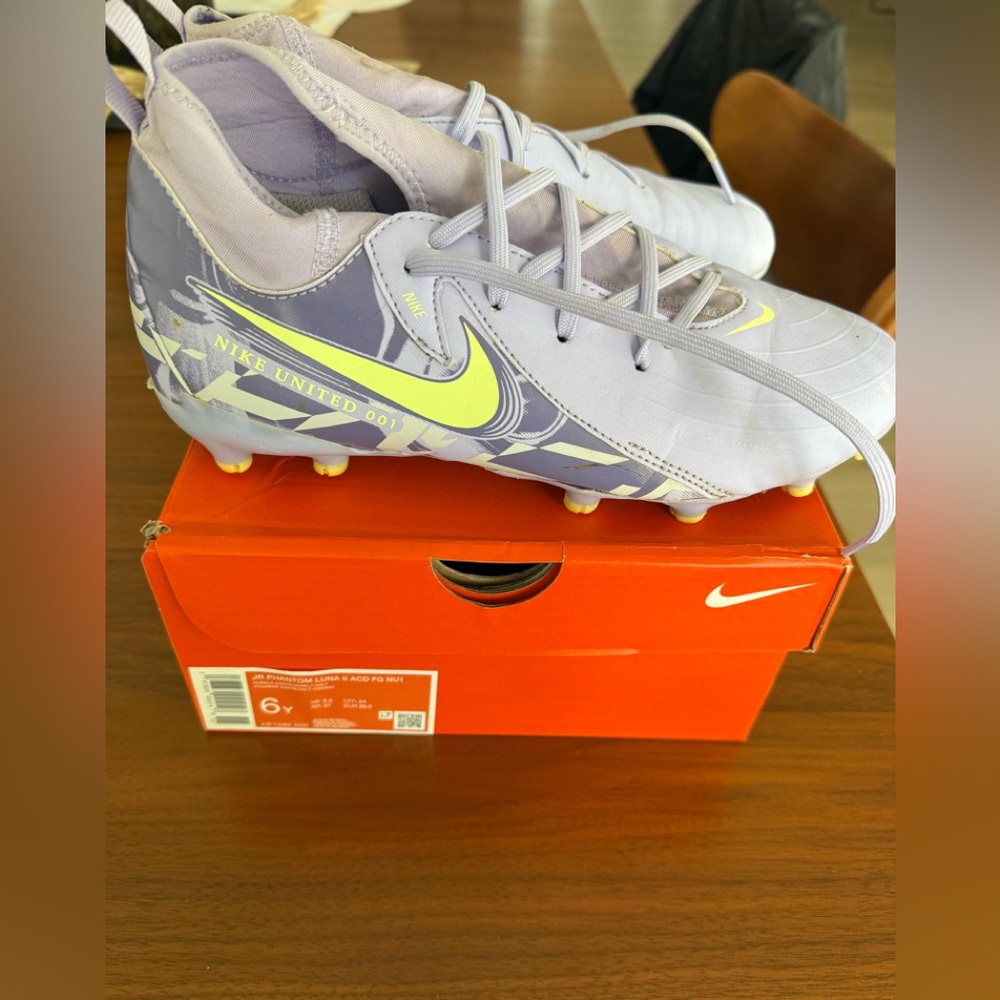Nike Jr Phantom Luna II Cleats
